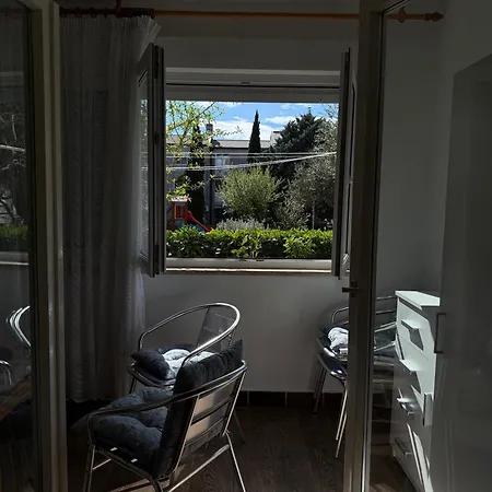 Mariana - Peaceful Near The Apartment