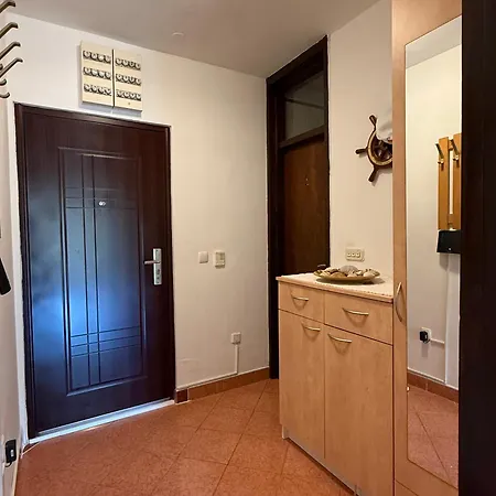 Apartment Mariana - Peaceful Near The