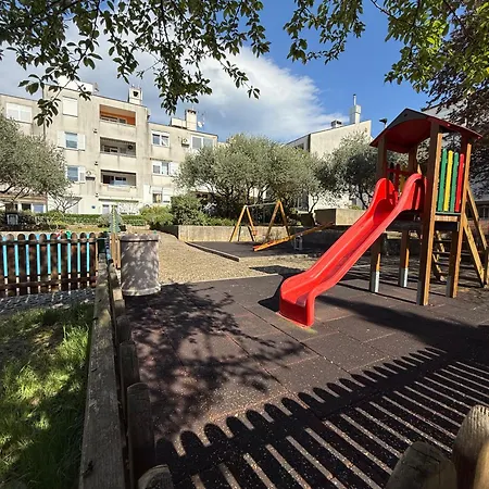 Mariana - Peaceful Near The Apartment